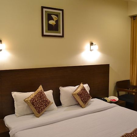 Hotel Adi Nagpur Zewnętrze zdjęcie