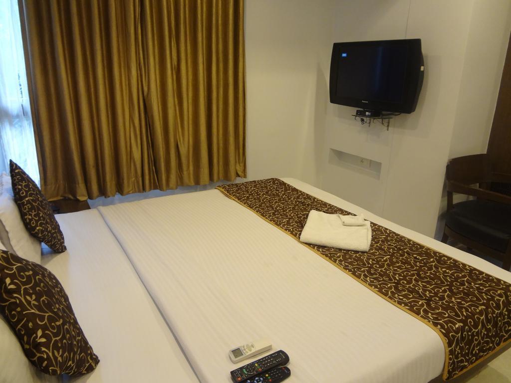 Hotel Adi Nagpur Zewnętrze zdjęcie