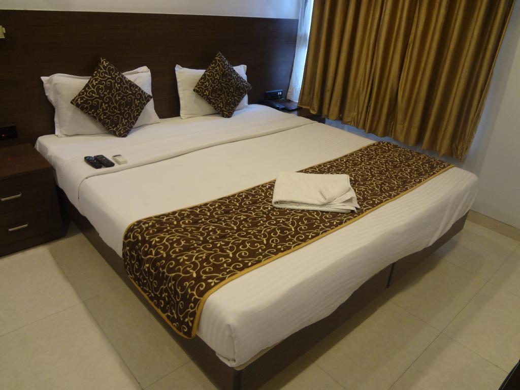 Hotel Adi Nagpur Zewnętrze zdjęcie