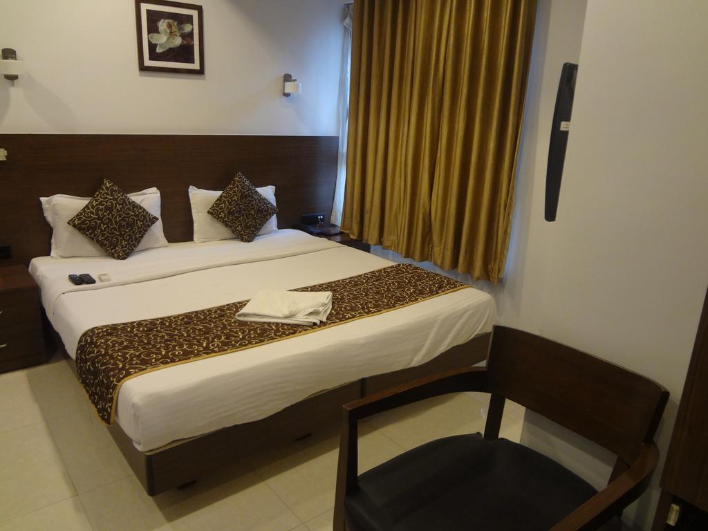 Hotel Adi Nagpur Zewnętrze zdjęcie