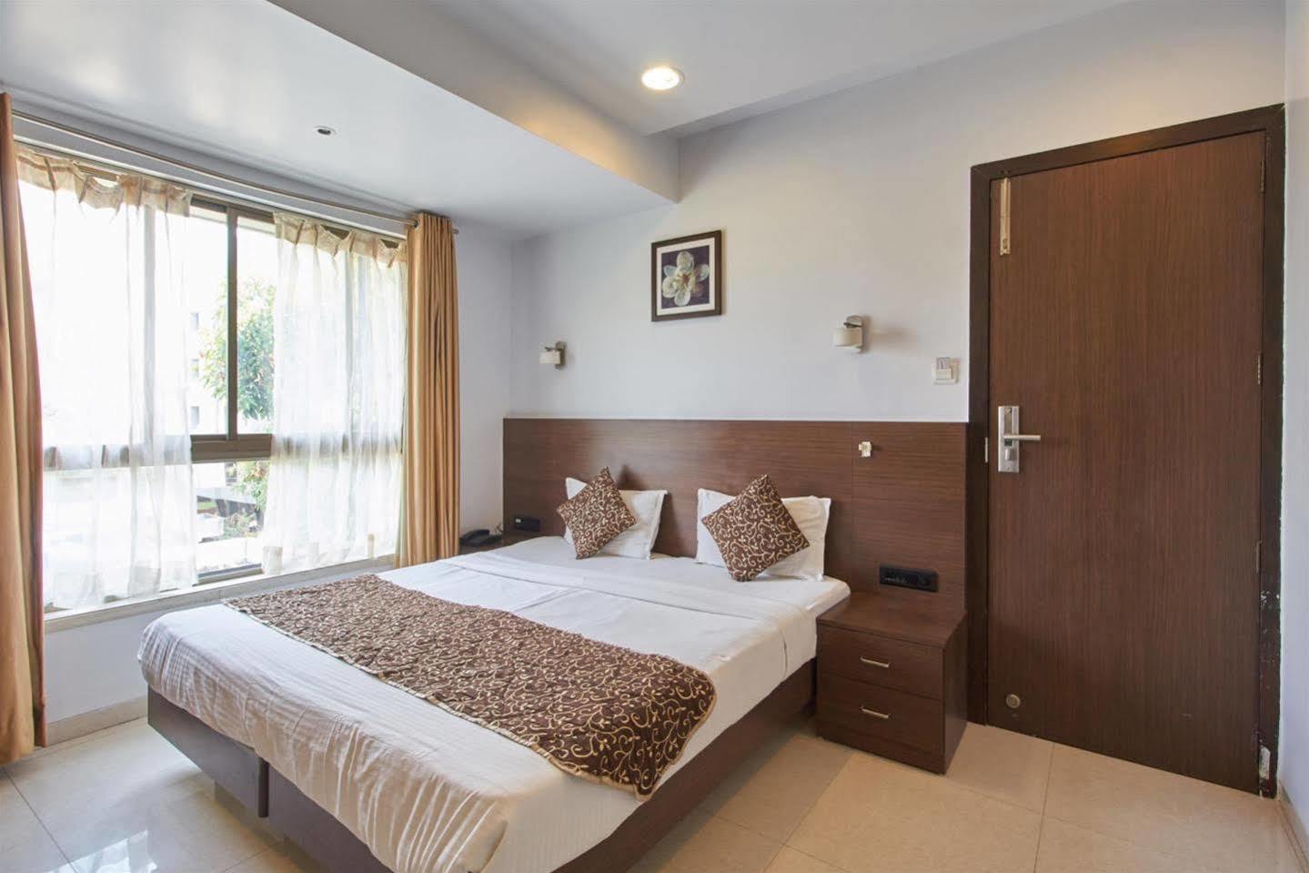 Hotel Adi Nagpur Zewnętrze zdjęcie